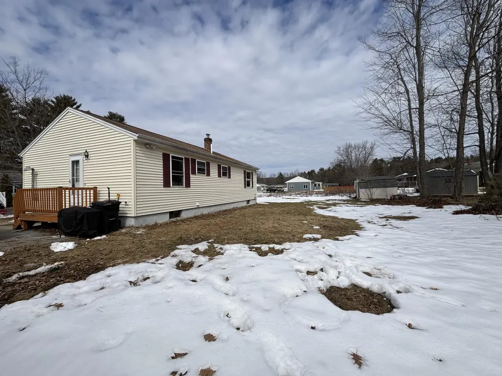 15 Roslin Avenue Lewiston ME 04240