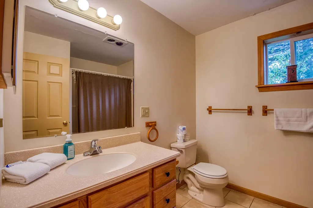20 Mahara Lane Rangeley ME 04970