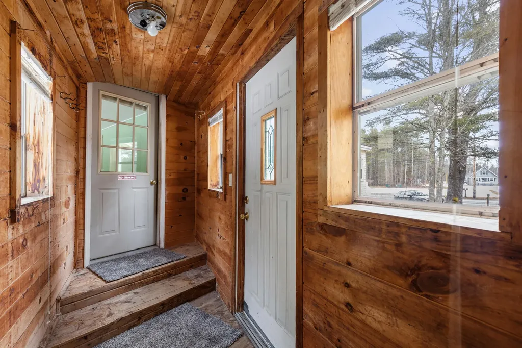 1042 Pequawket Trail Standish ME 04085