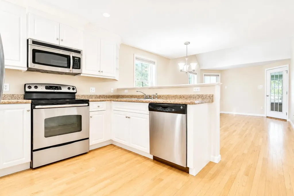 2 Lexington Drive Kennebunk ME 04043