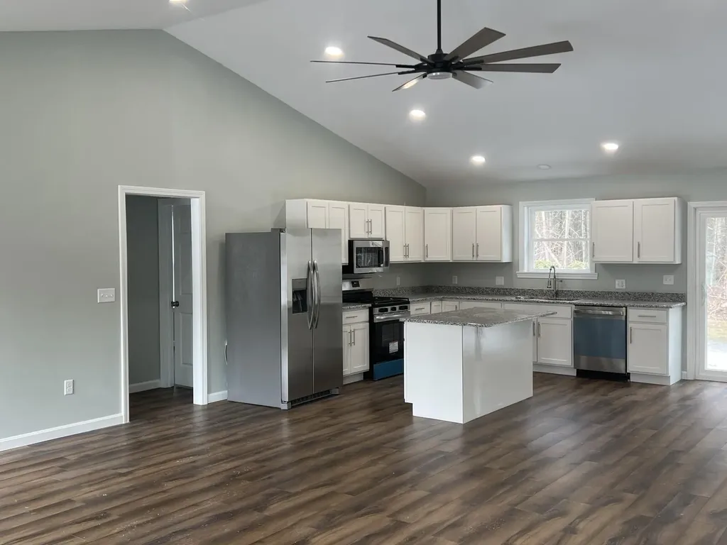 95 Cove Road Winterport ME 04496