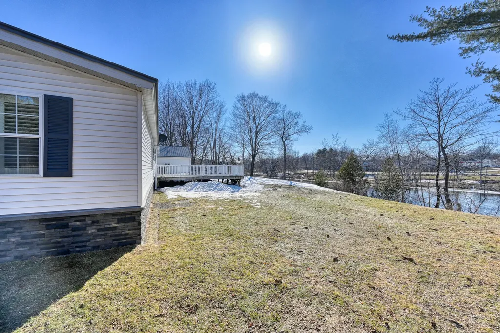 19 Bunker Avenue Fairfield ME 04937