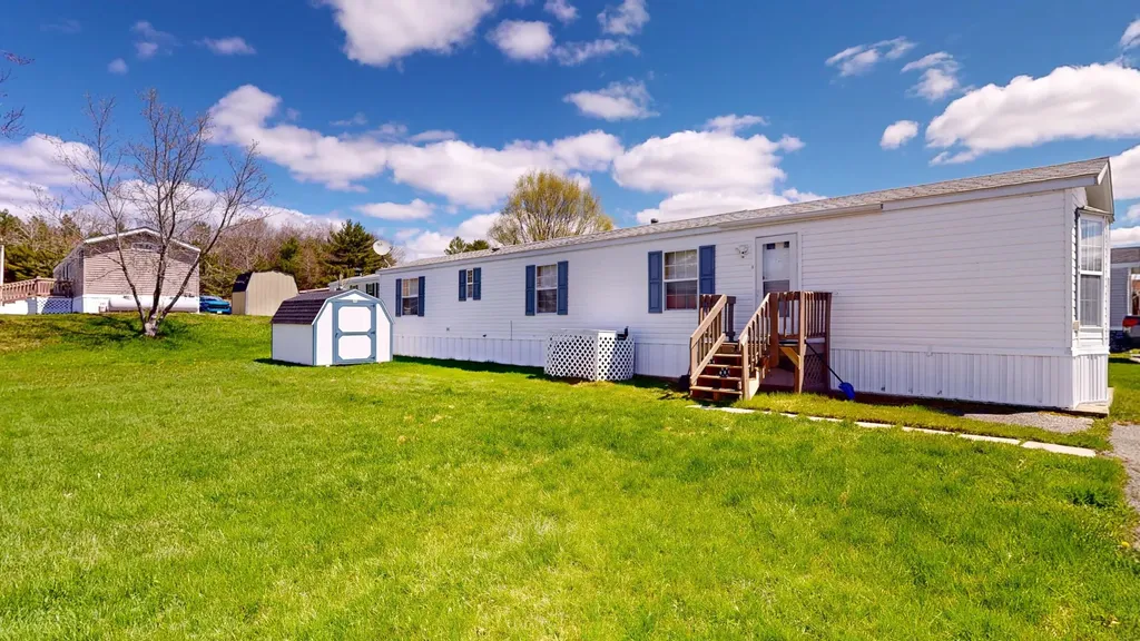 10 Sarah Avenue Lewiston ME 04240