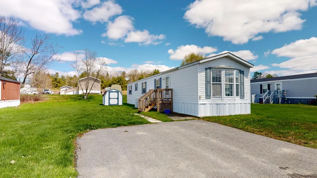 10 Sarah Avenue Lewiston ME 04240