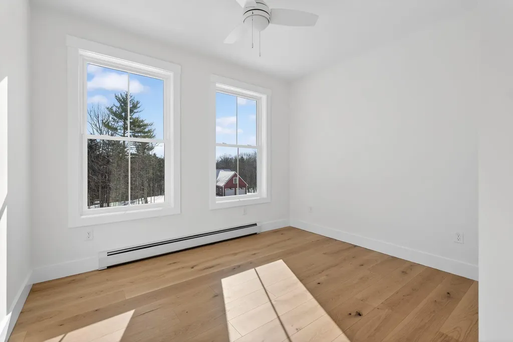 10 Aerie Drive Gray ME 04039