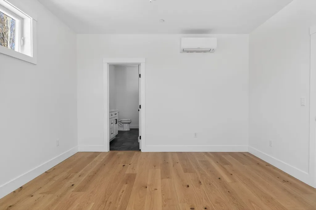 10 Aerie Drive Gray ME 04039