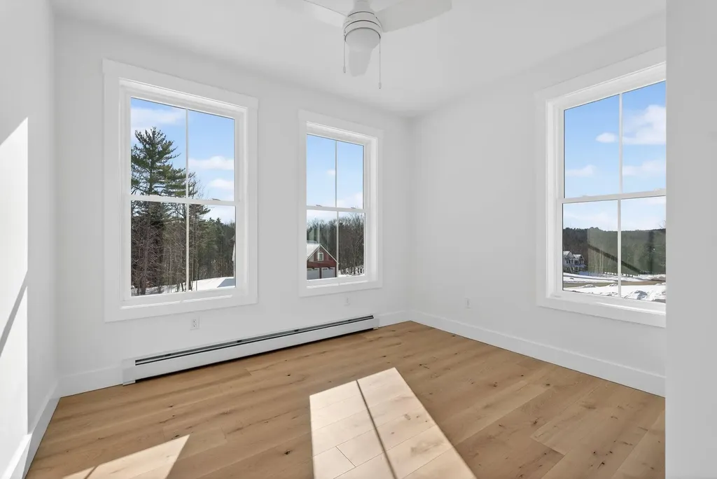 10 Aerie Drive Gray ME 04039