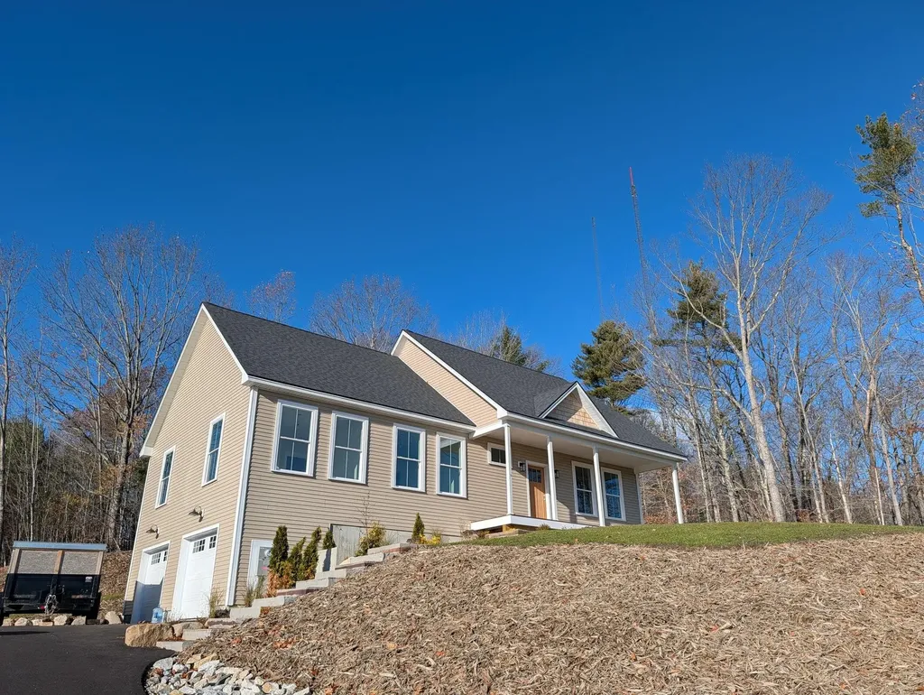 10 Aerie Drive Gray ME 04039