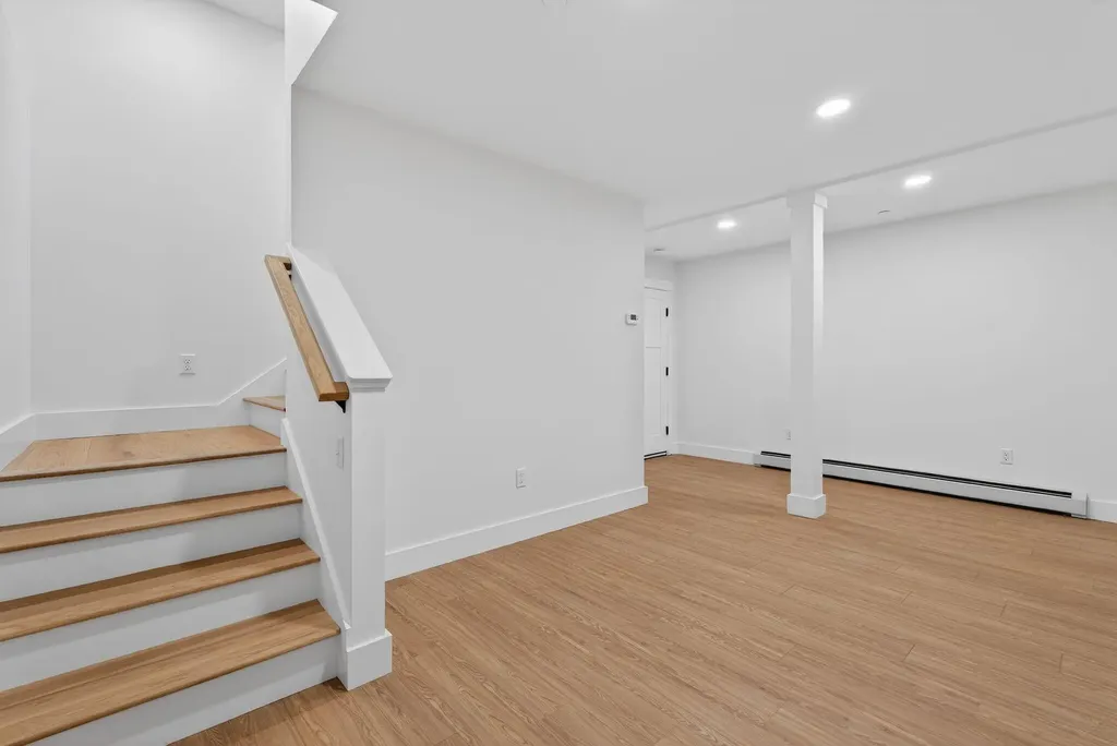 10 Aerie Drive Gray ME 04039