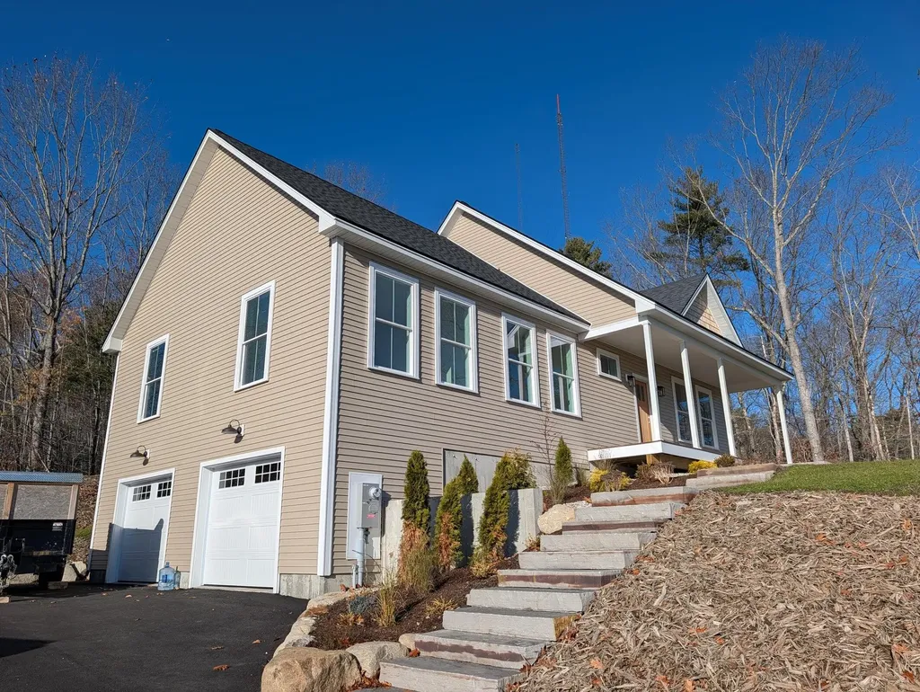 10 Aerie Drive Gray ME 04039
