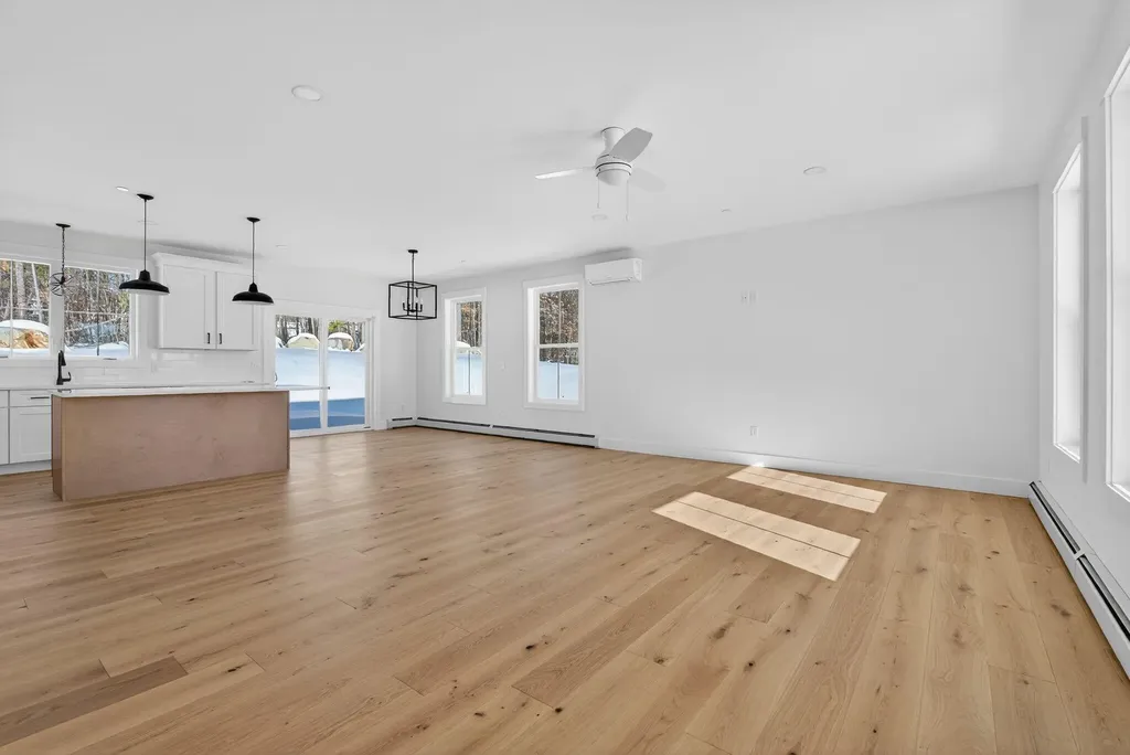 10 Aerie Drive Gray ME 04039