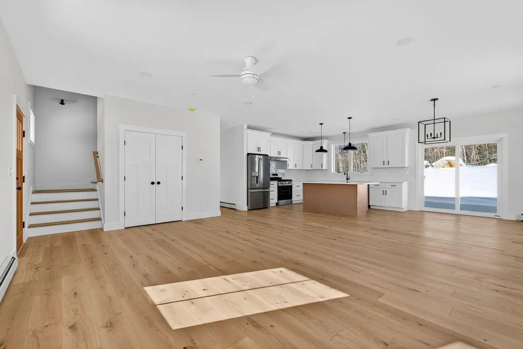 10 Aerie Drive Gray ME 04039