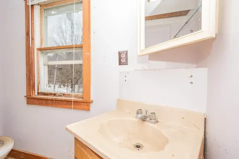33 Avenue Road Garland ME 04939