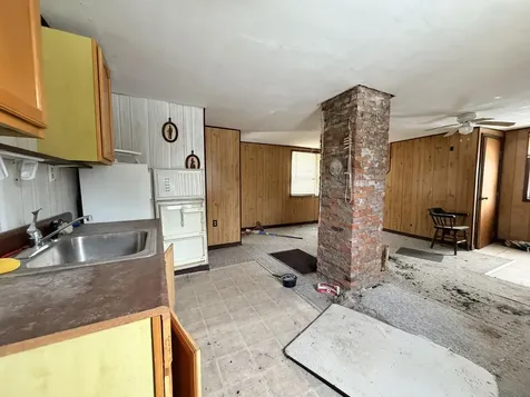 33 Avenue Road Garland ME 04939