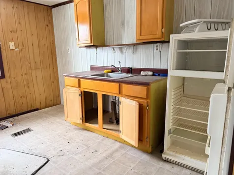 33 Avenue Road Garland ME 04939