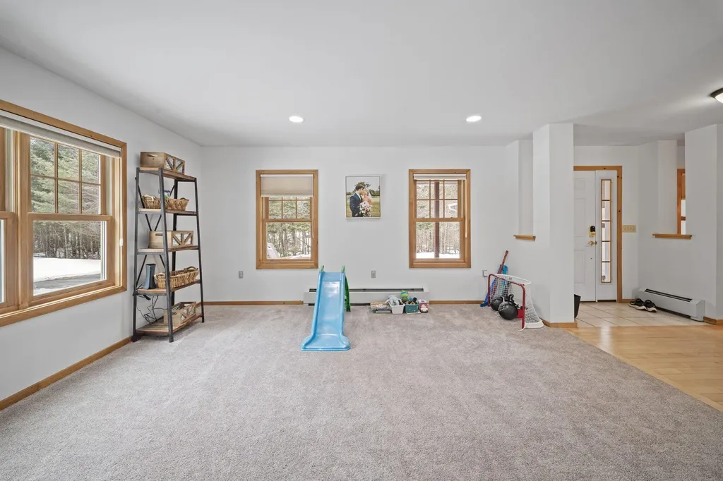 73 Jillian Way Glenburn ME 04401