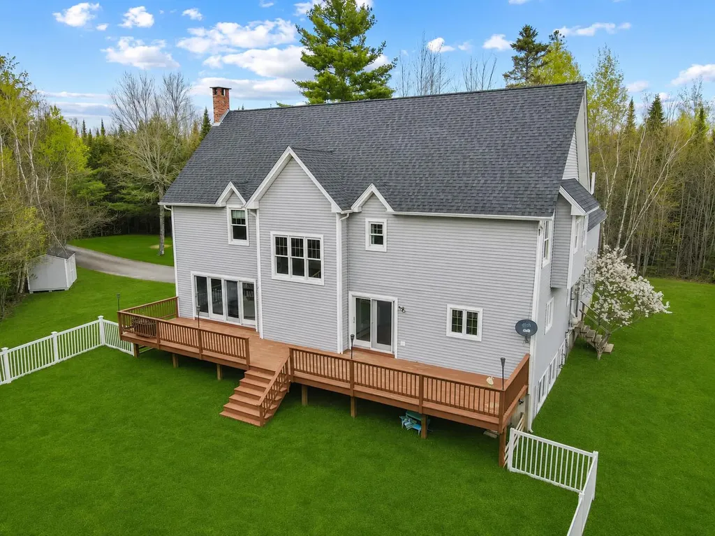 73 Jillian Way Glenburn ME 04401