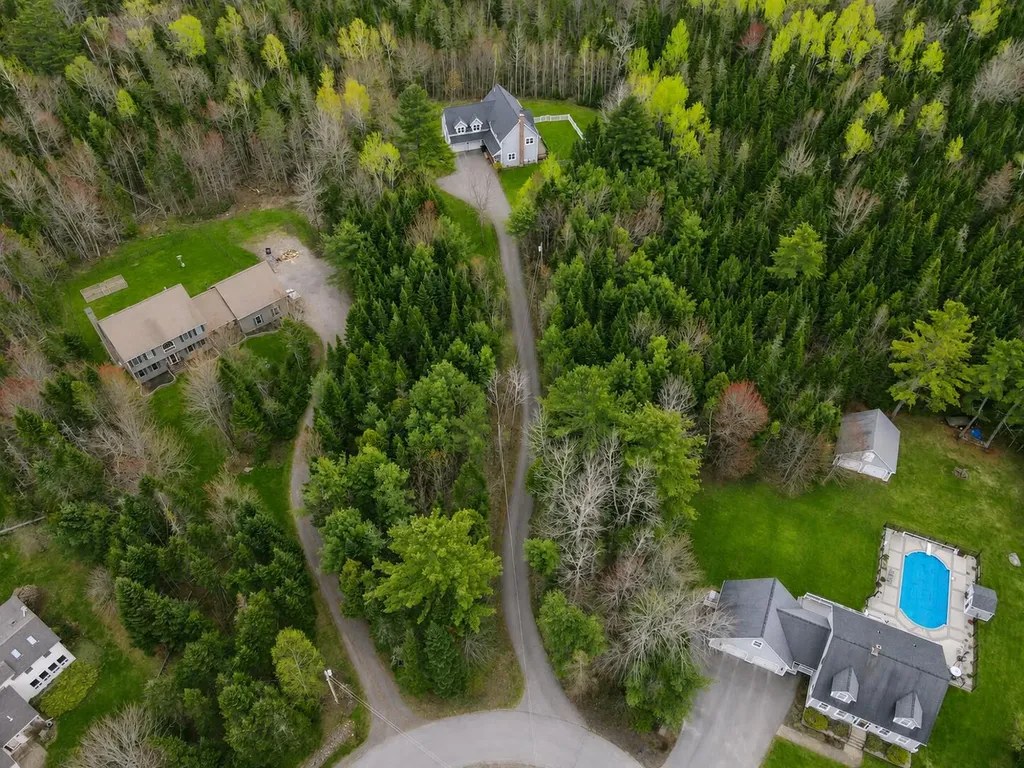 73 Jillian Way Glenburn ME 04401