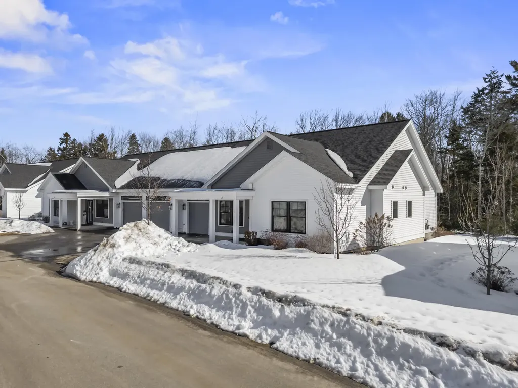 19 Mill Commons Drive Scarborough ME 04074