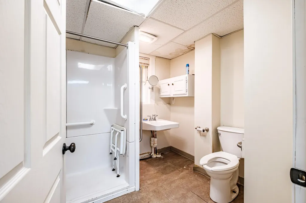 291 Bates Street Lewiston ME 04240