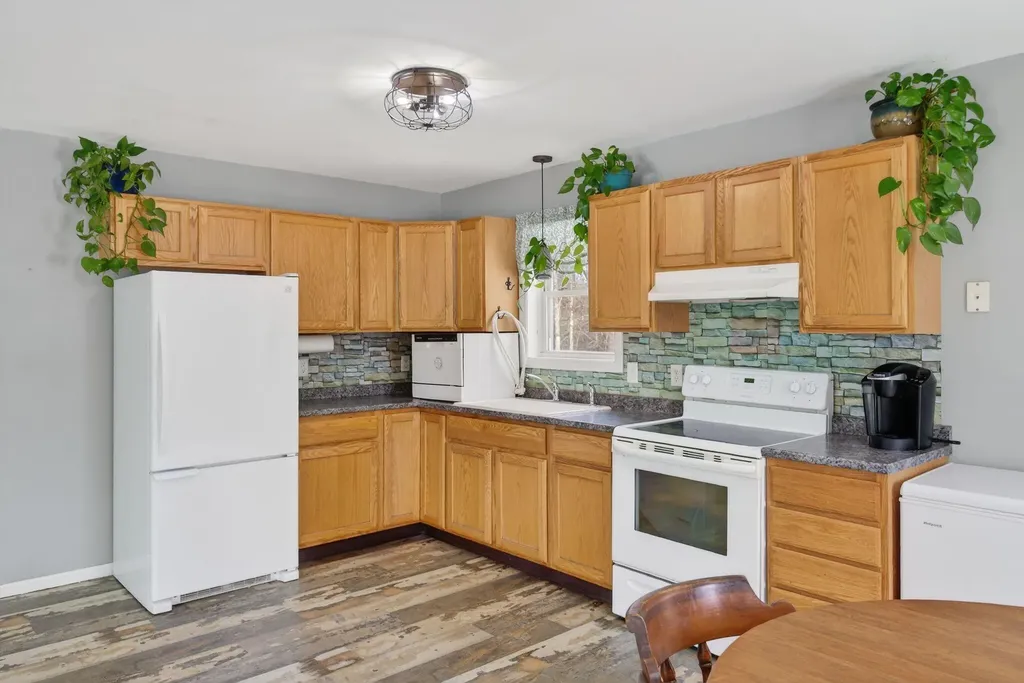 599 Fletcher Road Auburn ME 04210