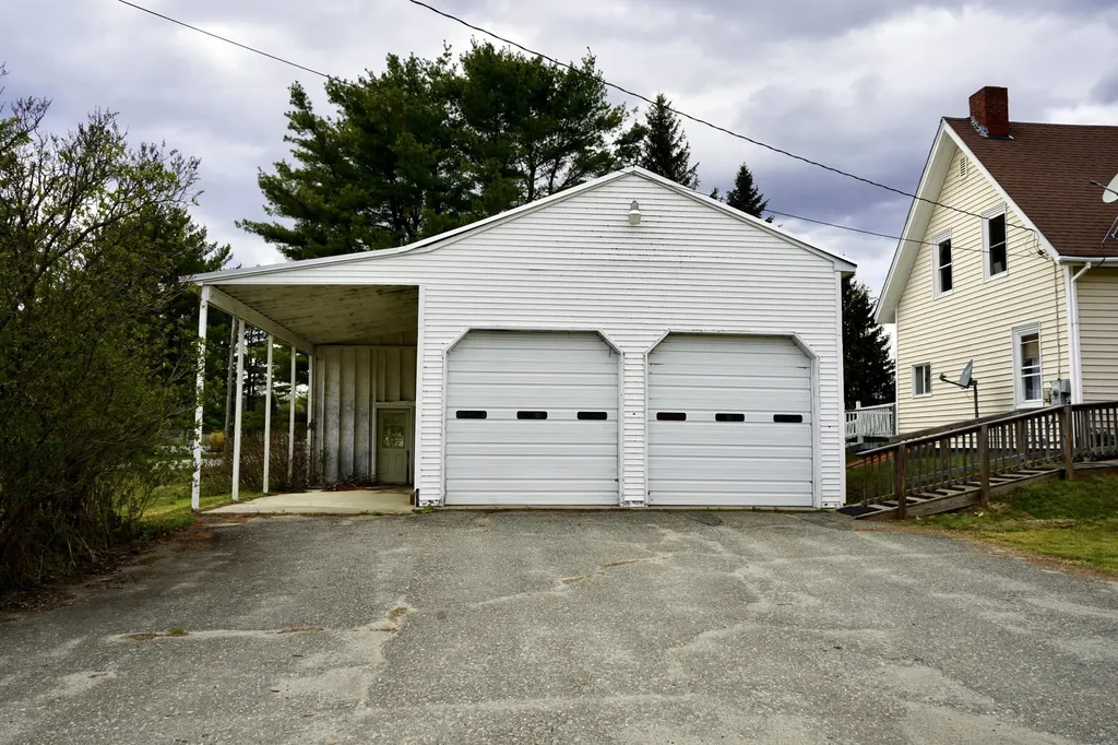 69 Smithfield Road Norridgewock ME 04957