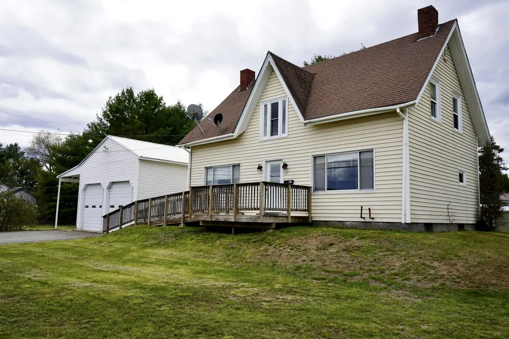 69 Smithfield Road Norridgewock ME 04957