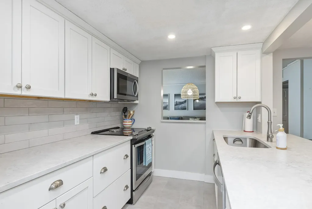 31 E Grand Avenue Old Orchard Beach ME 04064