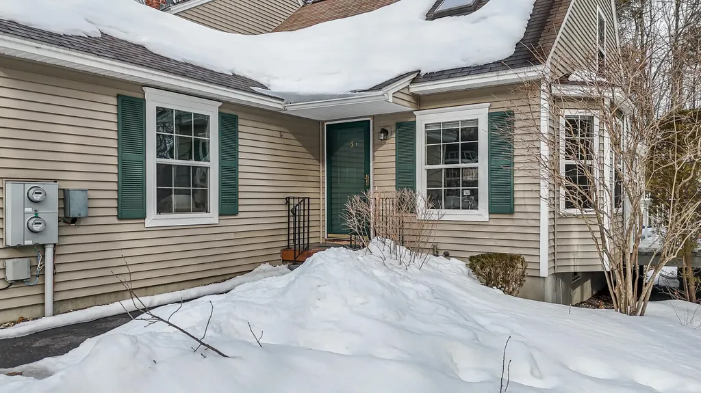 3 Kensington Drive Kennebunk ME 04043