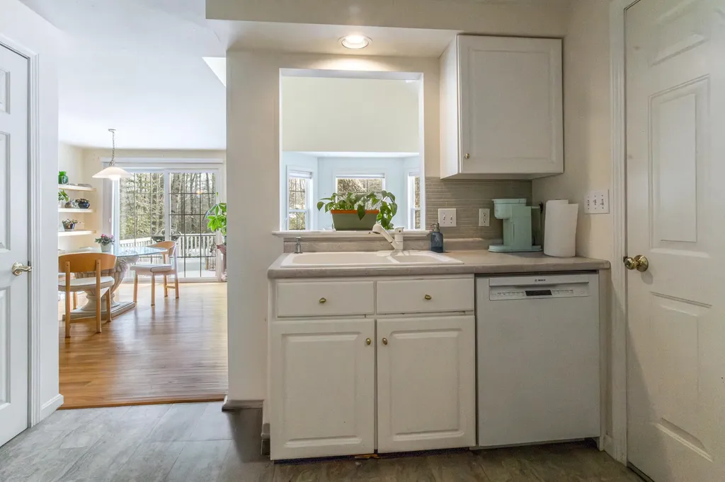 3 Kensington Drive Kennebunk ME 04043