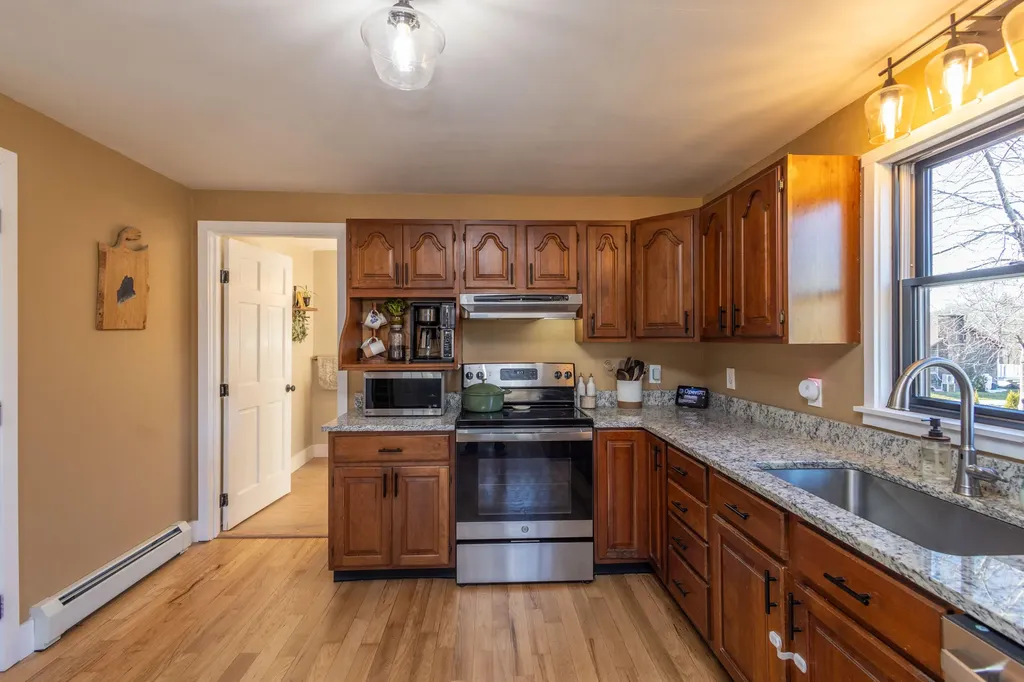 185 Ingraham Drive Owls Head ME 04854