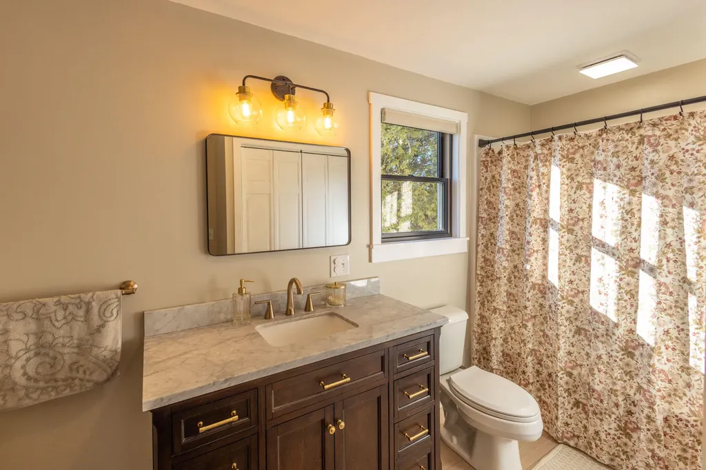 185 Ingraham Drive Owls Head ME 04854