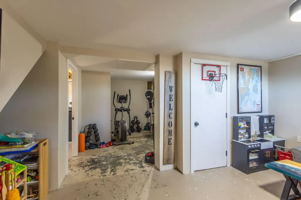 185 Ingraham Drive Owls Head ME 04854