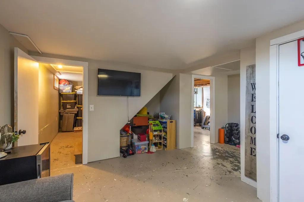 185 Ingraham Drive Owls Head ME 04854