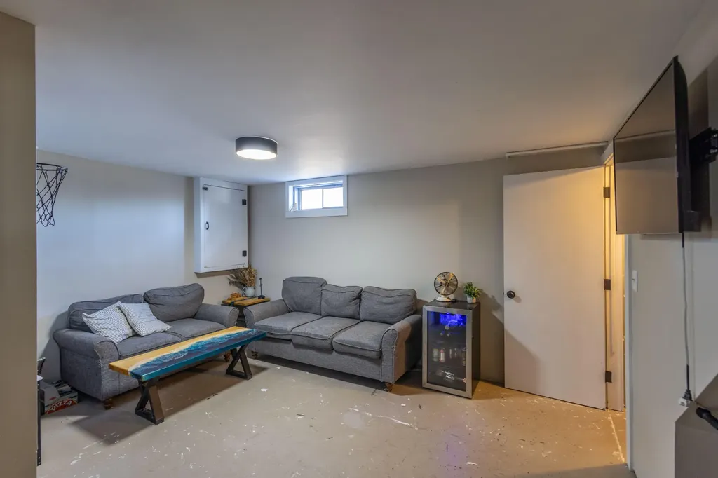 185 Ingraham Drive Owls Head ME 04854