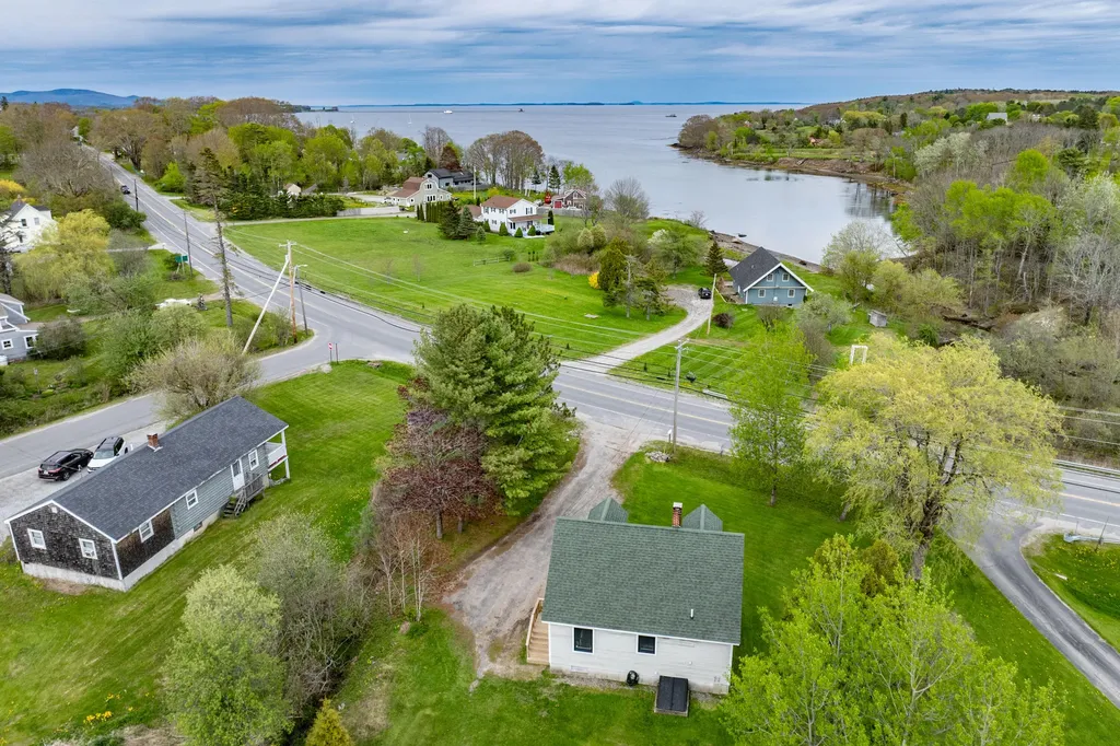 185 Ingraham Drive Owls Head ME 04854