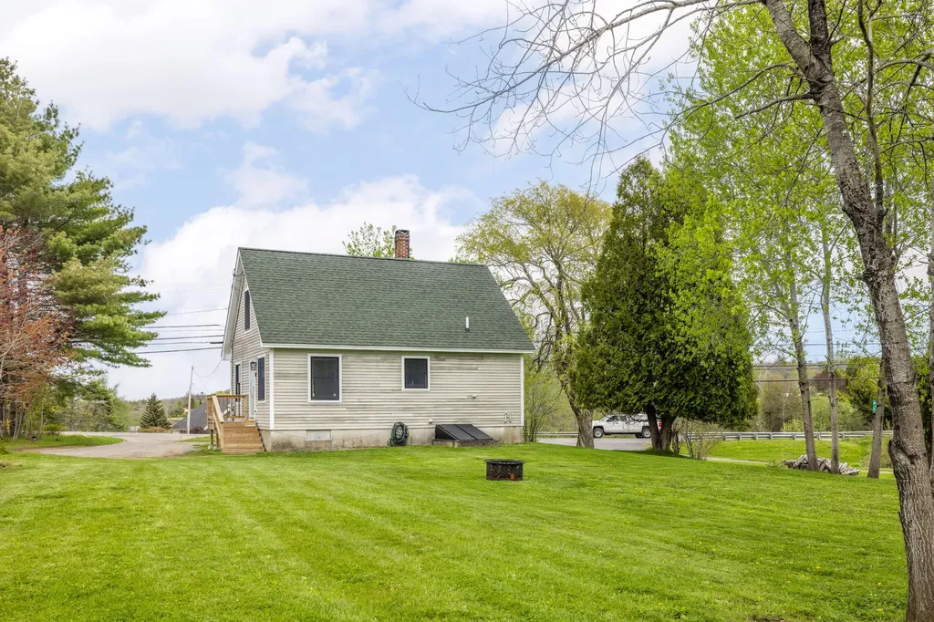185 Ingraham Drive Owls Head ME 04854
