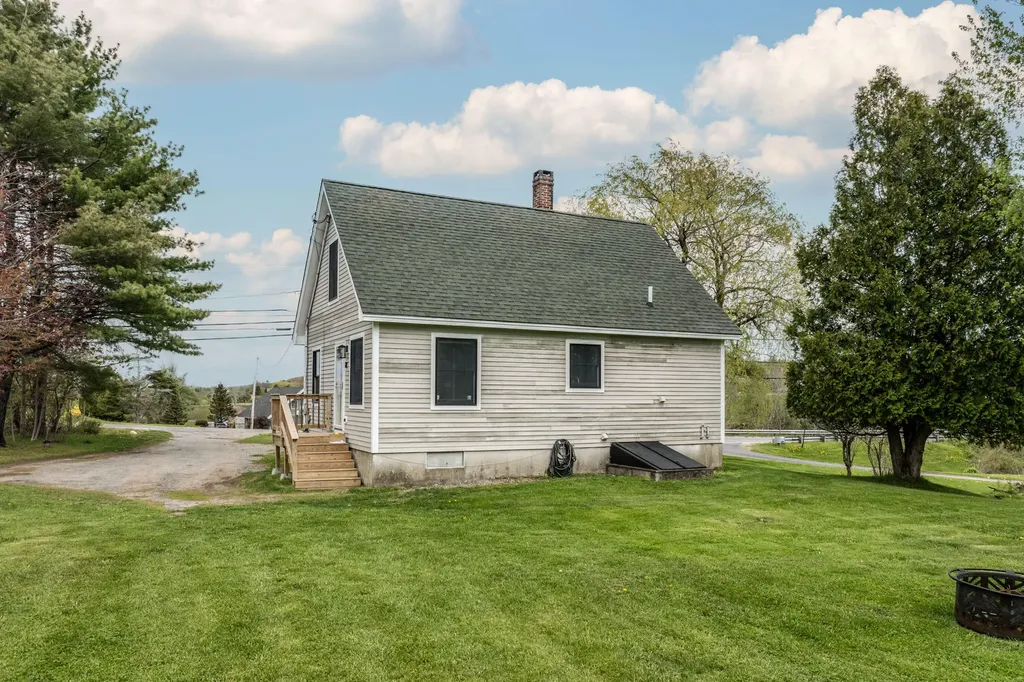 185 Ingraham Drive Owls Head ME 04854