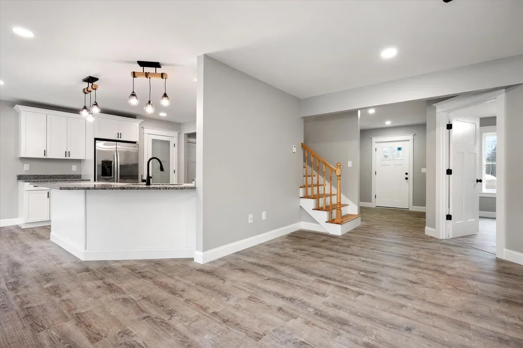 673 Streamside Avenue Hermon ME 04401