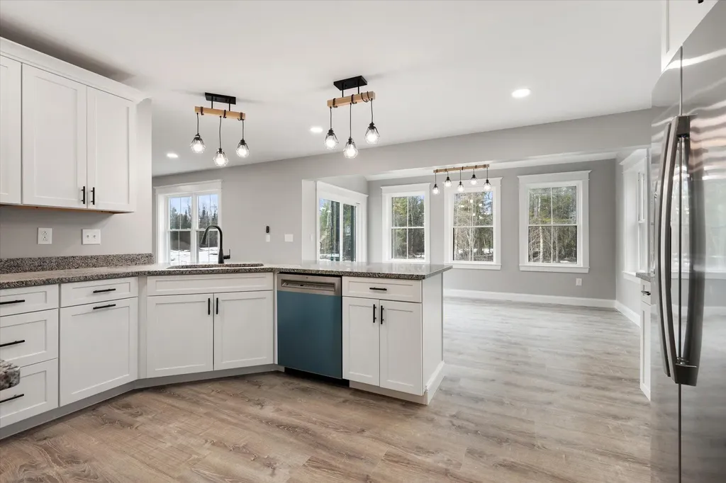 673 Streamside Avenue Hermon ME 04401