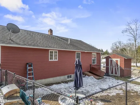 31 Redwood Lane Sanford ME 04073