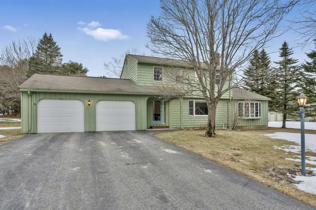 2 Candlewick Lane Cumberland ME 04021