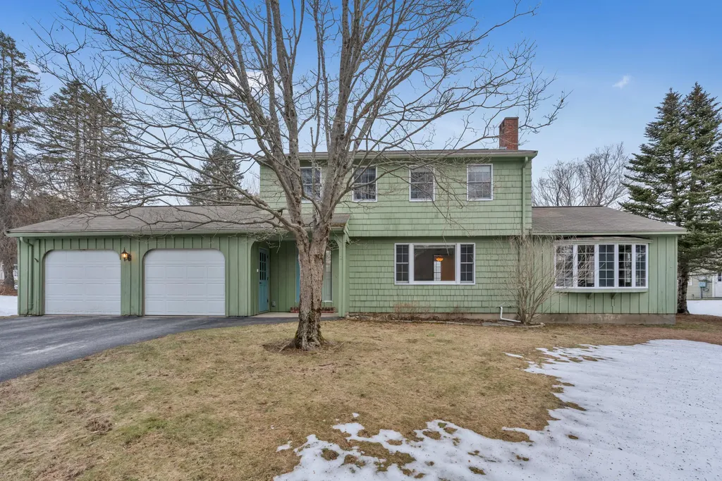 2 Candlewick Lane Cumberland ME 04021