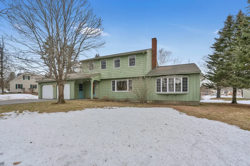2 Candlewick Lane Cumberland ME 04021