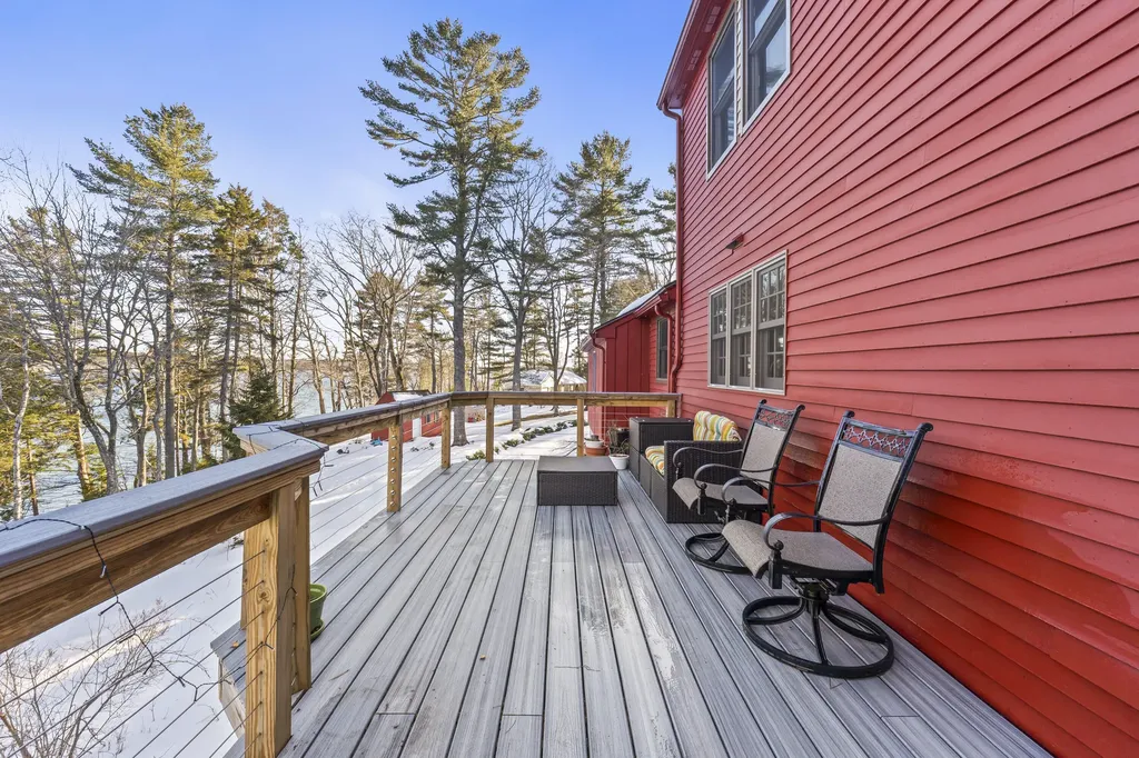 208 Youngs Point Road Wiscasset ME 04578