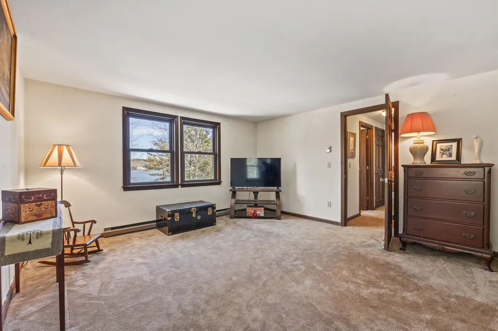 208 Youngs Point Road Wiscasset ME 04578