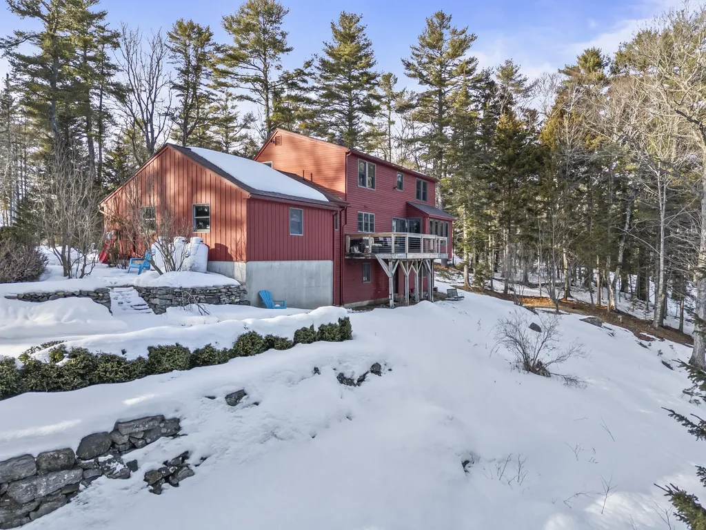 208 Youngs Point Road Wiscasset ME 04578