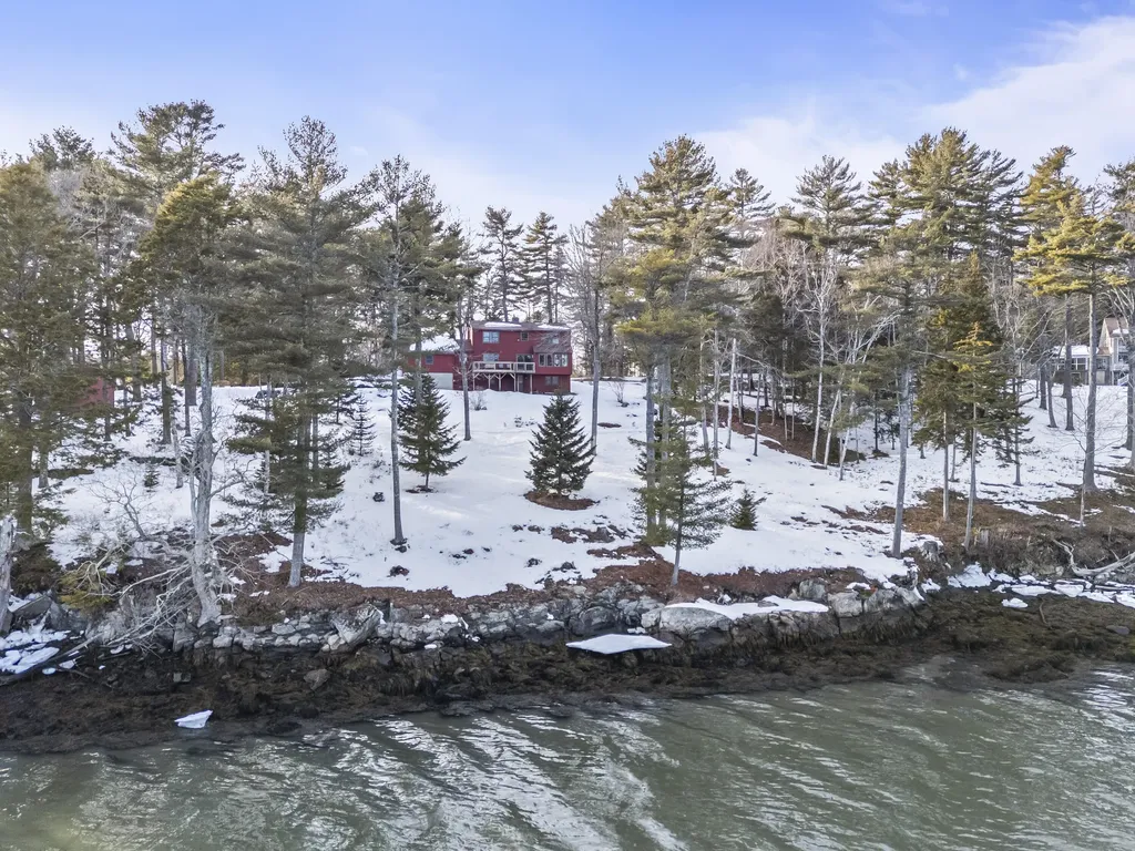 208 Youngs Point Road Wiscasset ME 04578