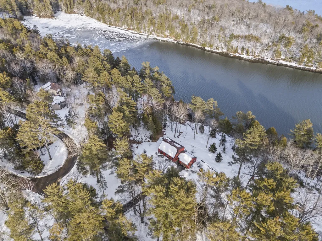 208 Youngs Point Road Wiscasset ME 04578