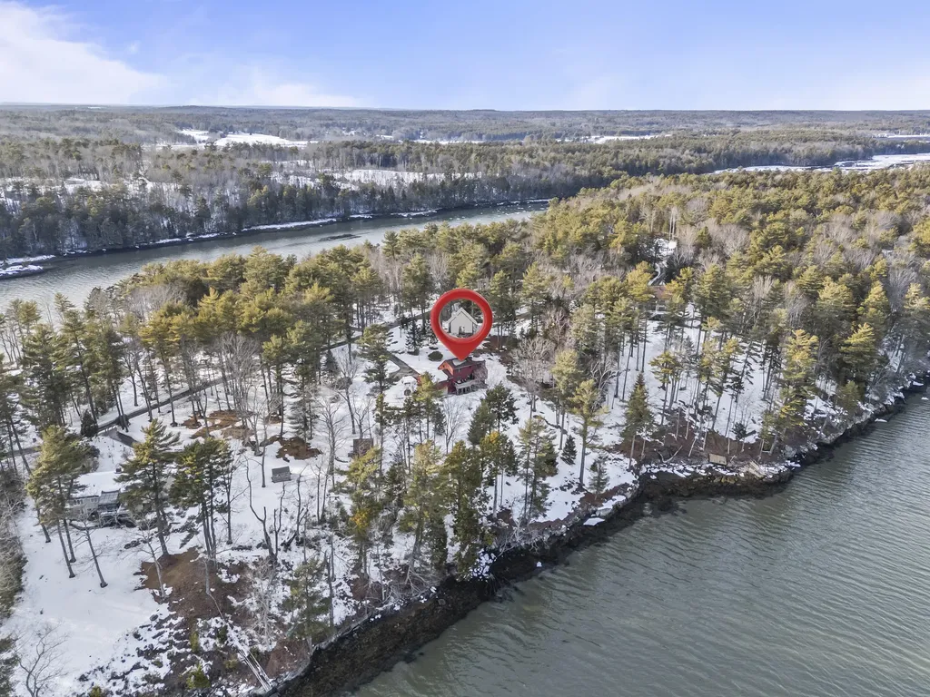 208 Youngs Point Road Wiscasset ME 04578